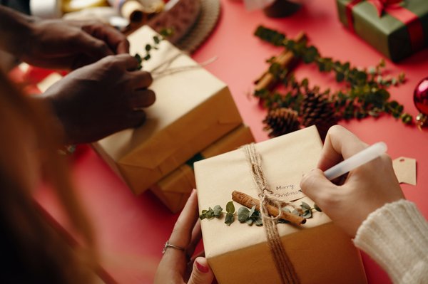 Des idées de cadeau personnalis bébé pour célébrer l'amour