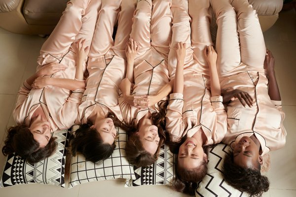 Adoptez la tendance : la combinaison pyjama femme à la mode